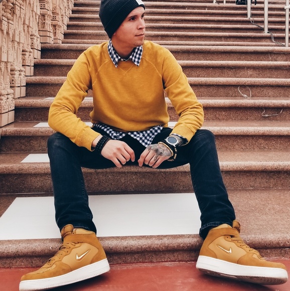 Meet your Posher, Sebastian - Picture 2 of 4